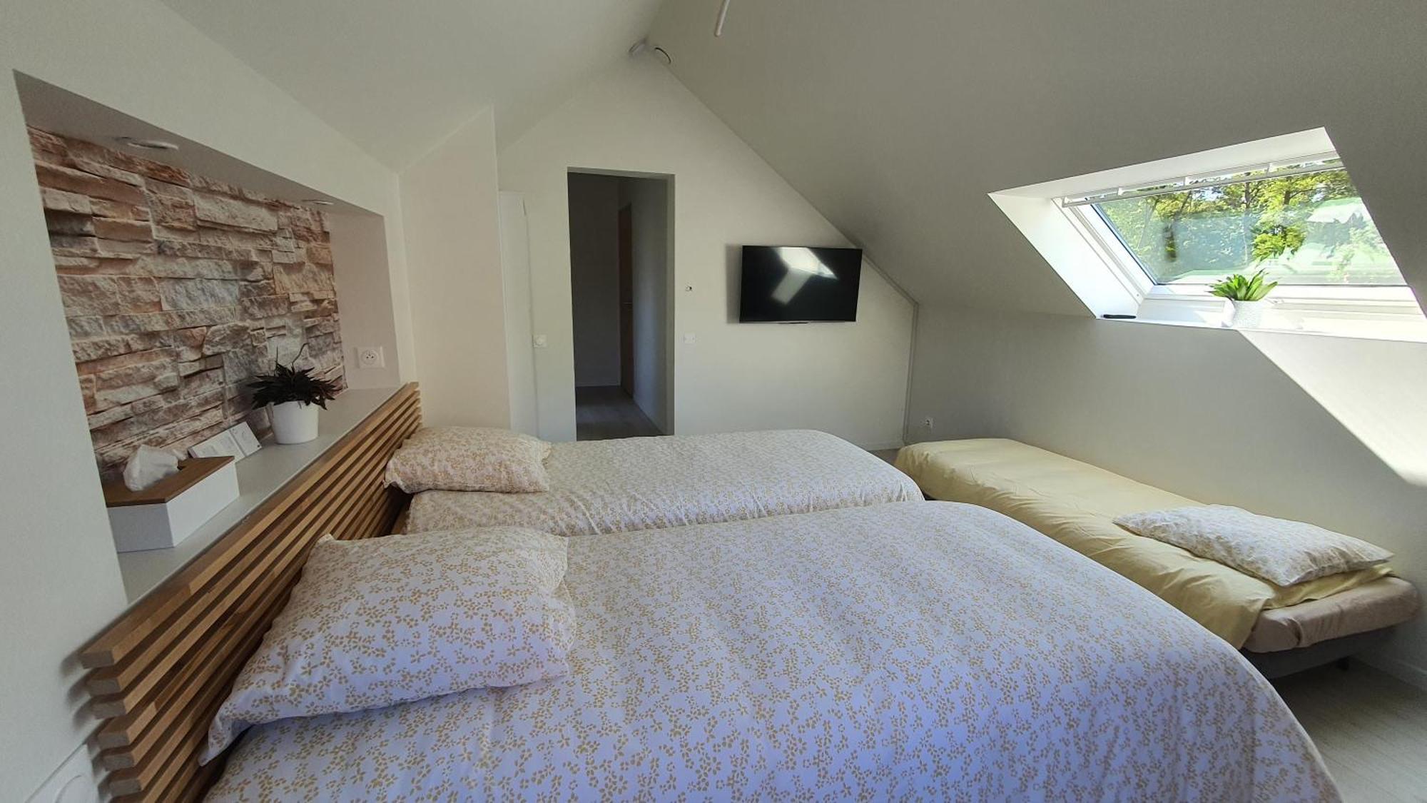 Bed and Breakfast Au Fil De L'Eau La Chapelle-Saint-Aubin Zimmer foto
