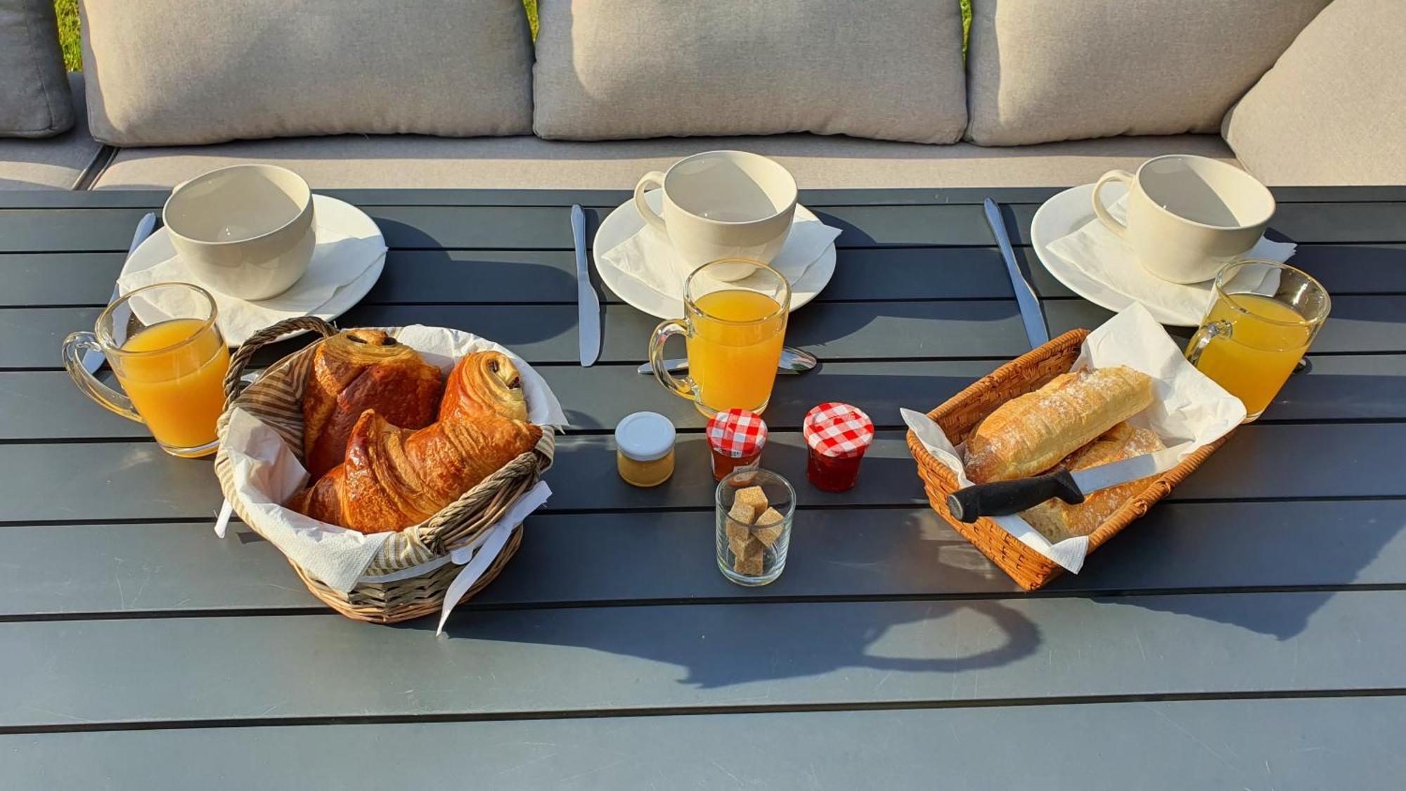Bed and Breakfast Au Fil De L'Eau La Chapelle-Saint-Aubin Exterior foto